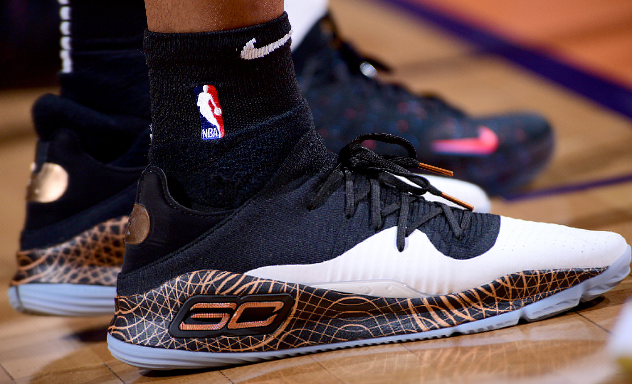 责节奏与低 责节奏与低